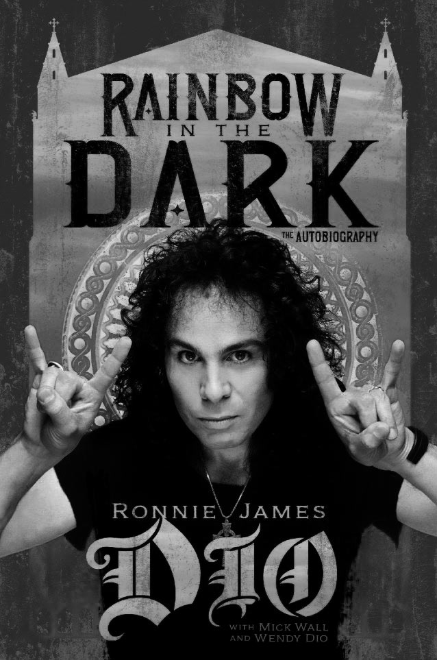 ‘Rainbow in the Dark’: Las memorias incompletas de Ronnie James Dio